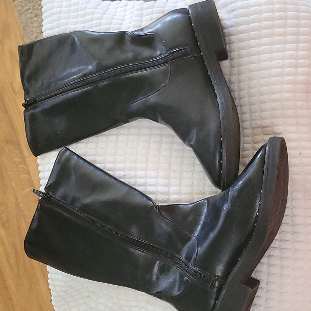 Black Boots